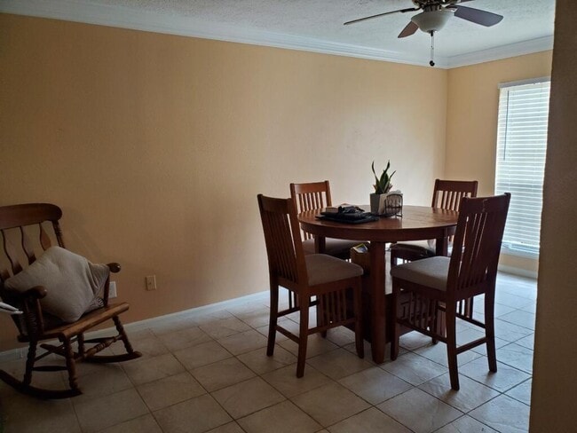 Building Photo - 17315 Saturn Ln