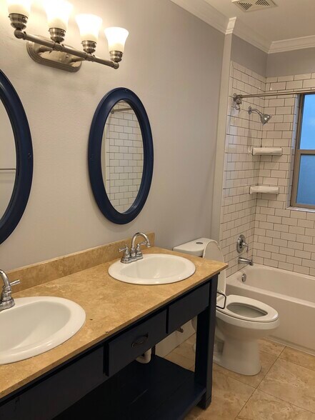 Building Photo - 1712 Blodgett St