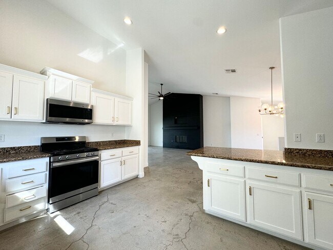 Building Photo - COMING SOON!!! 4 Bedroom / 2 Bath House with Solar in Desert Hot Springs!