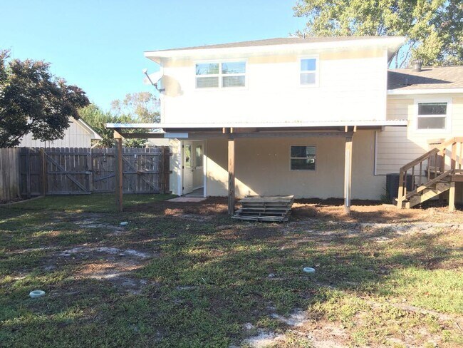 Building Photo - 1221 Quail Ridge Dr