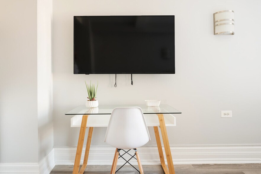 Building Photo - 240 W 73rd St