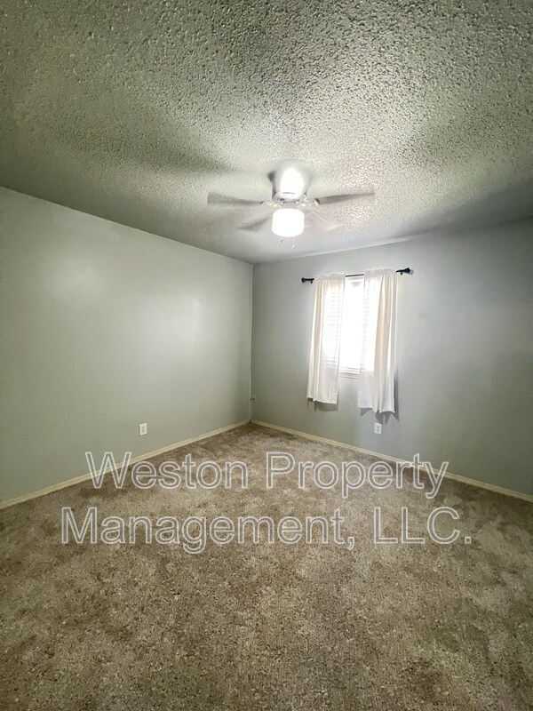 Building Photo - 10408 Blue Spruce Rd