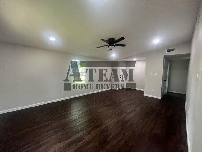 Building Photo - Fully Remodeled 2 Bedroom 2 Bathroom