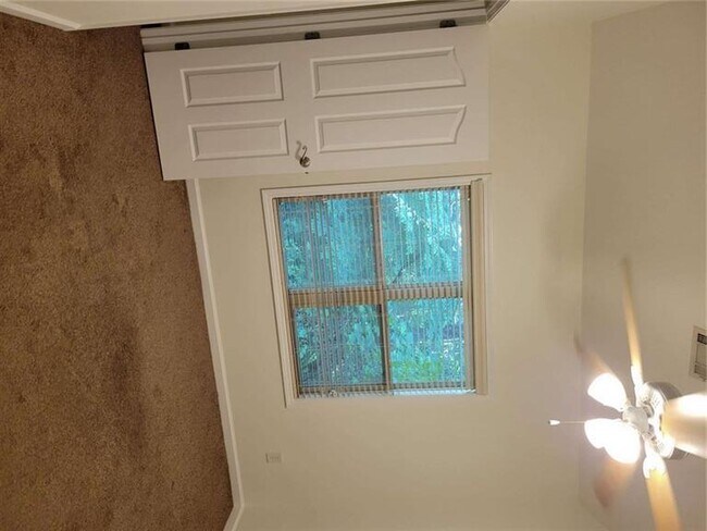 Building Photo - 175 Spinner Dr