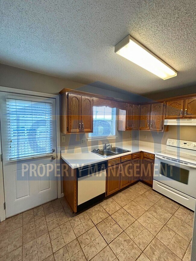 Building Photo - 1297-1299 Robin Hood Drive NW