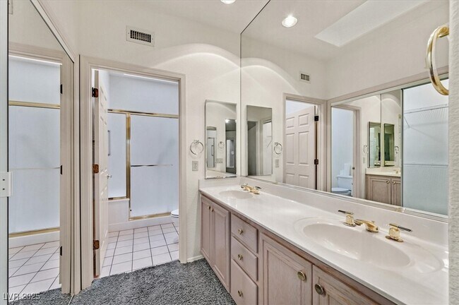 Building Photo - 2832 Dry Plains Dr