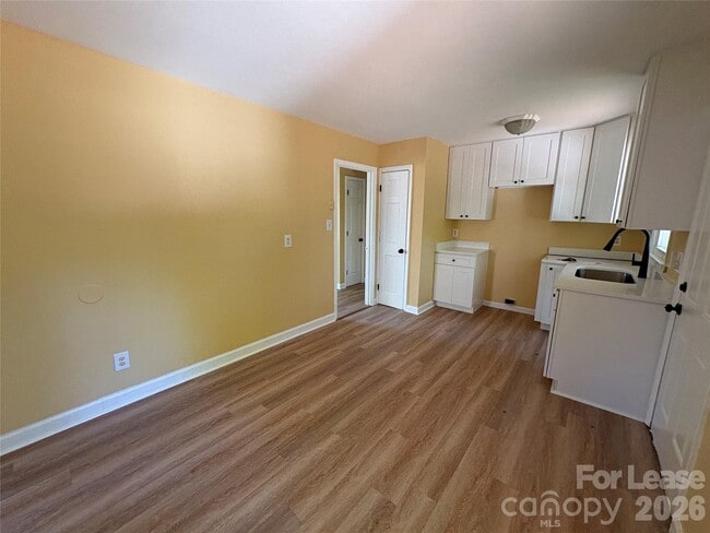 Building Photo - 800 Carrington Dr
