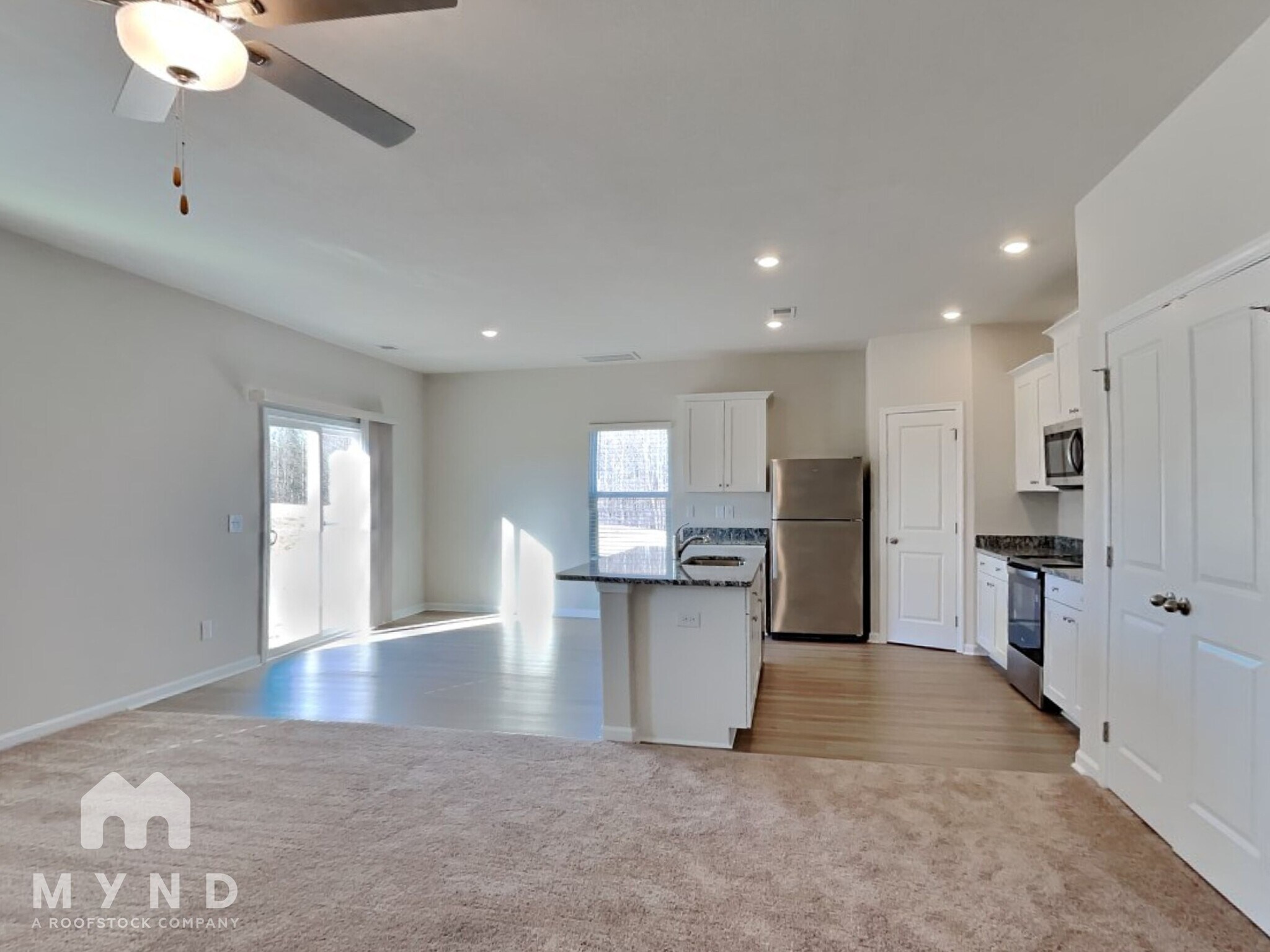 Building Photo - 65 New Villas St