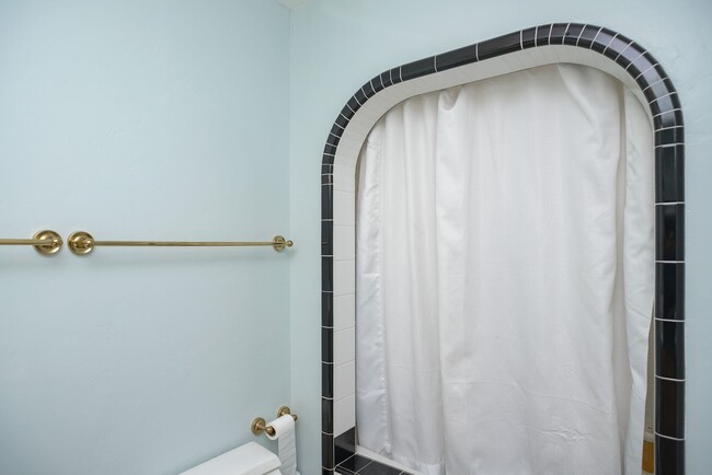 Building Photo - ***Available Now - Mid-term Lease ONLY *** Single Level 3 Bedroom, 2.5 Bath home in La Costa*****