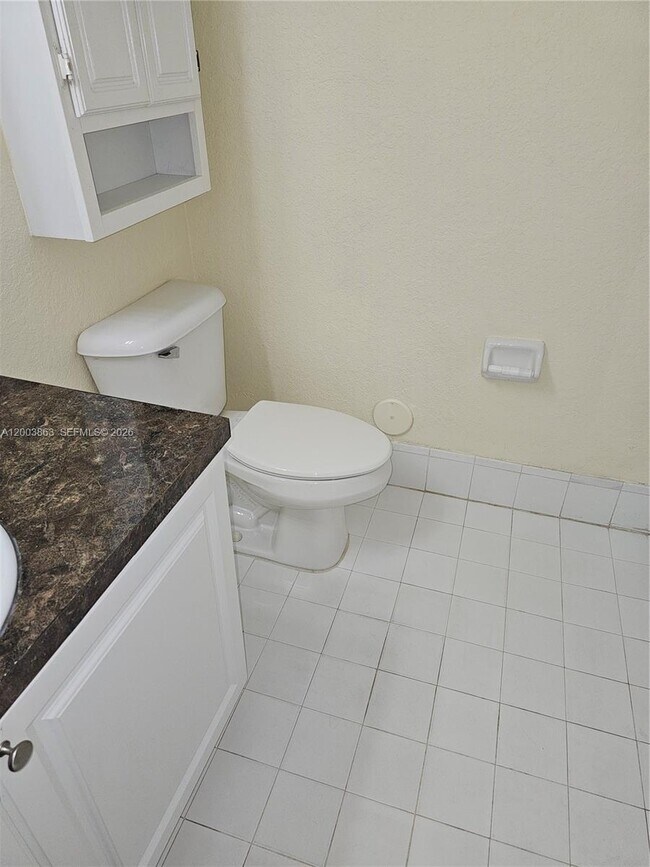 Building Photo - 1543 SE 25th St