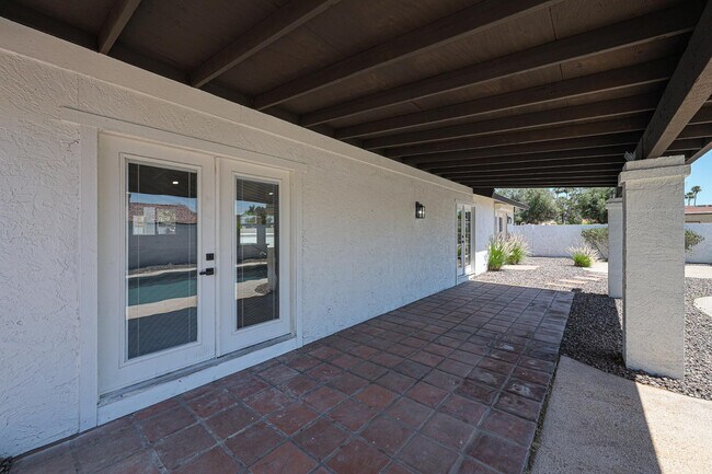 Building Photo - 3001 W Mercer Ln