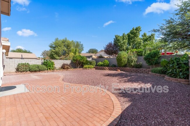 Building Photo - 13256 N Hammerstone Ln