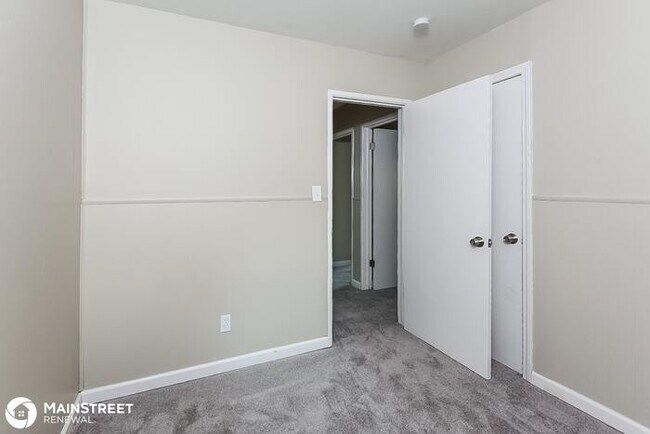 Building Photo - 7403 E 49TH TERR, Kansas City, MO 64129