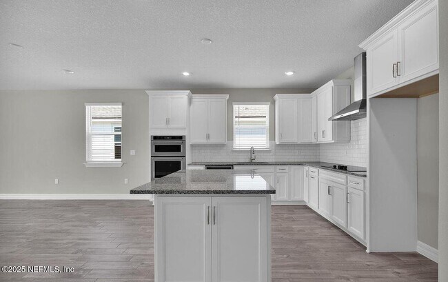 Building Photo - 483 La Mancha Dr