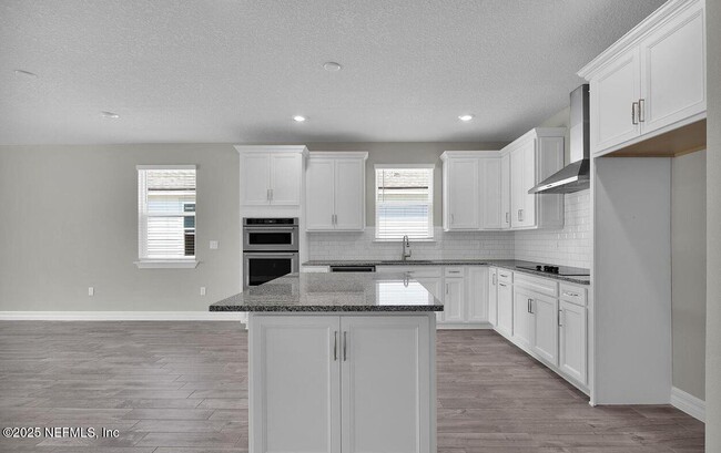 Building Photo - 483 La Mancha Dr
