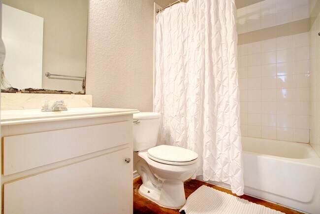 Building Photo - Available July | 4-bedroom 2 bath home in ...