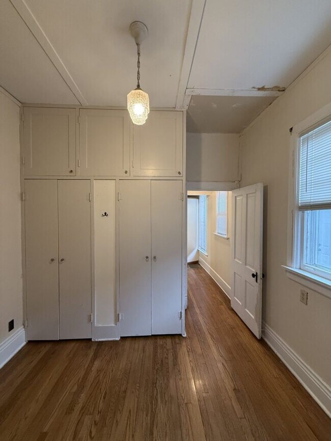 Building Photo - 1544 D St