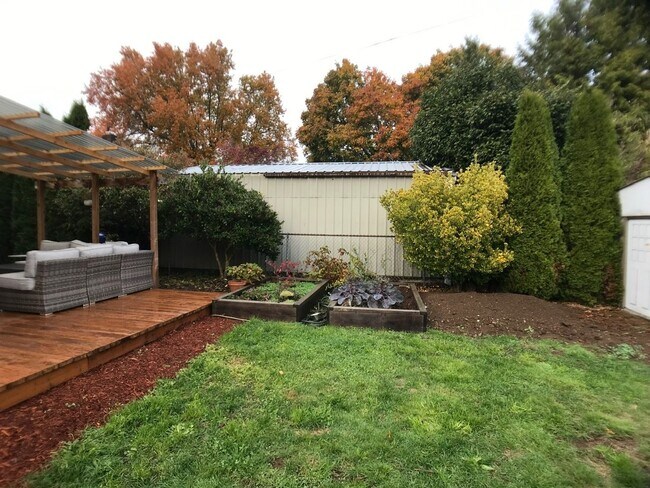 Building Photo - Charming remodeled Bungalow - 2 Bedrooms 1 Bath, 1,104 Sq. Ft.