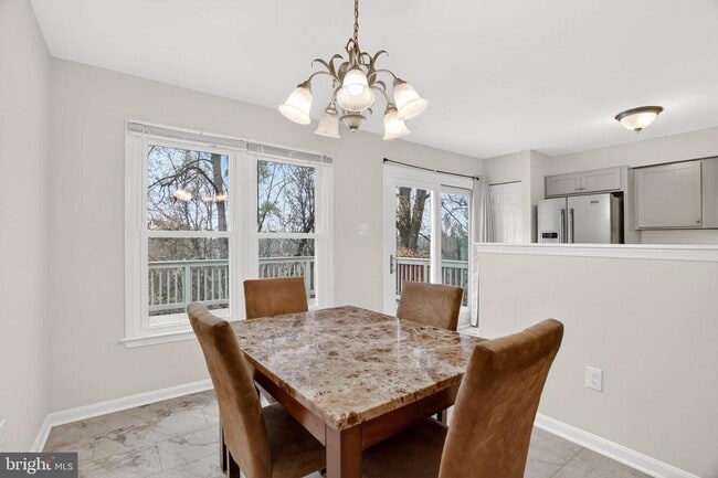 Building Photo - 8772 Manahan Dr