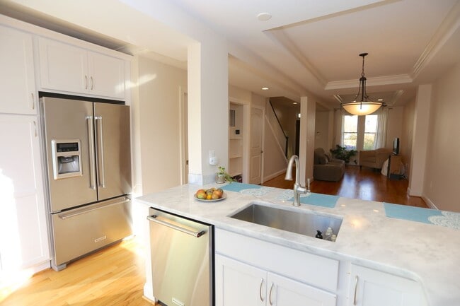 Building Photo - 237 16th St SE