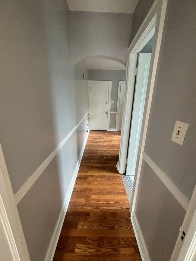 Building Photo - Charming One Bed Room in Grosse Pointe