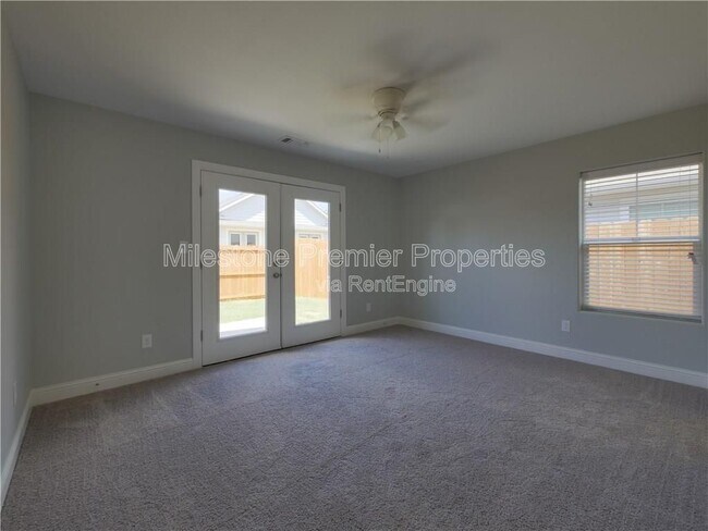 Building Photo - 605 E Carter St