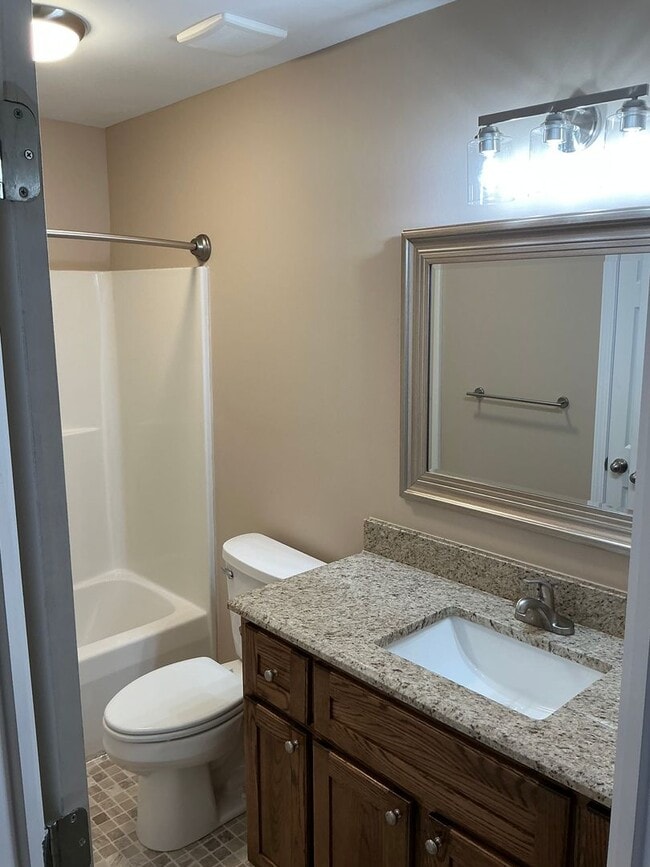 Building Photo - 824 Buckhorn Dr