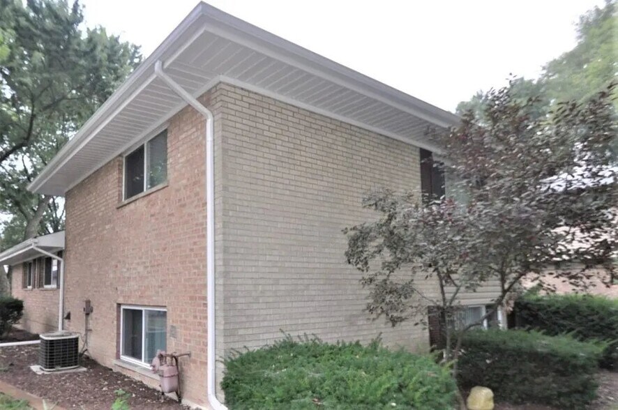 Building Photo - 4331 Scott St