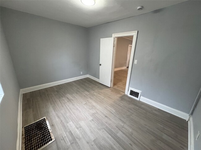 Building Photo - 28 Lydia St