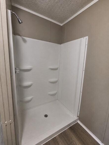 Building Photo - 2914 Vern Dr