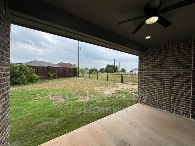 Building Photo - 5413 Harrys Pl