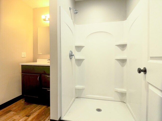 Building Photo - 101 N Mill St