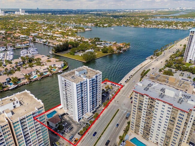 Building Photo - 1400 S Ocean Dr