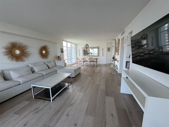 Building Photo - 5750 Collins Ave