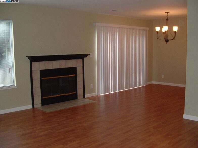Building Photo - 175 Pelican Loop