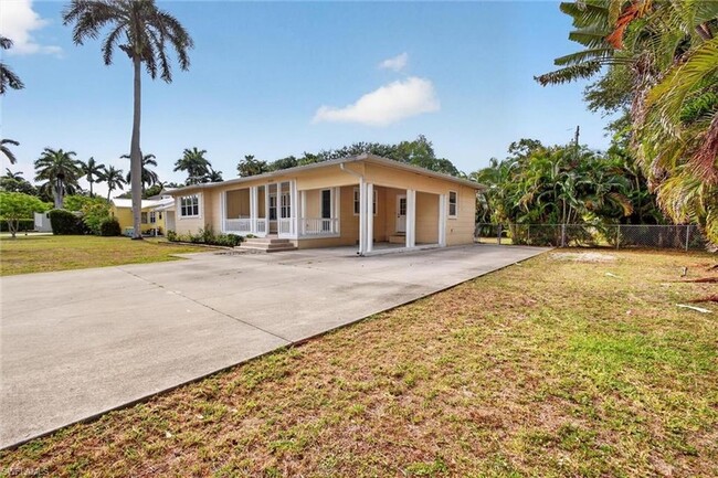 Building Photo - 1420 Maravilla Ave