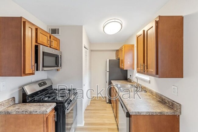 Primary Photo - 1010 S Clay St