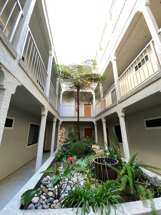 Building Photo - 615 Ansel Rd