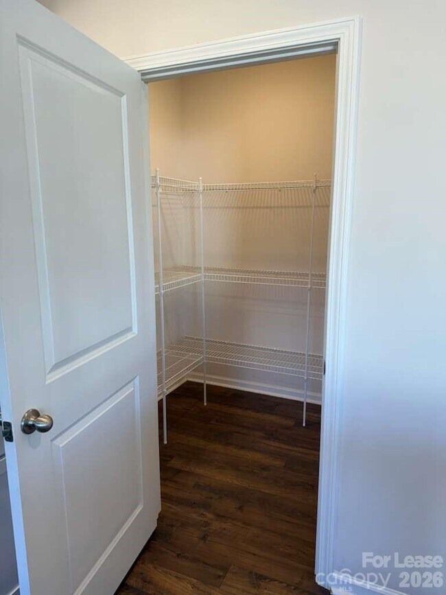 Building Photo - 106 Sierra Rd