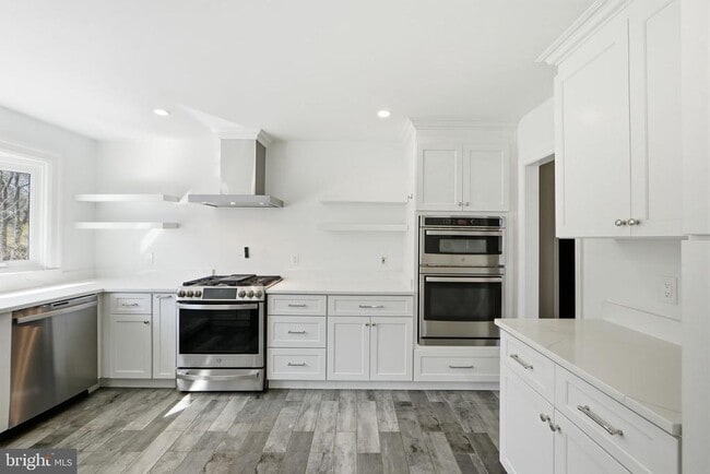 Building Photo - 448 Summers Dr