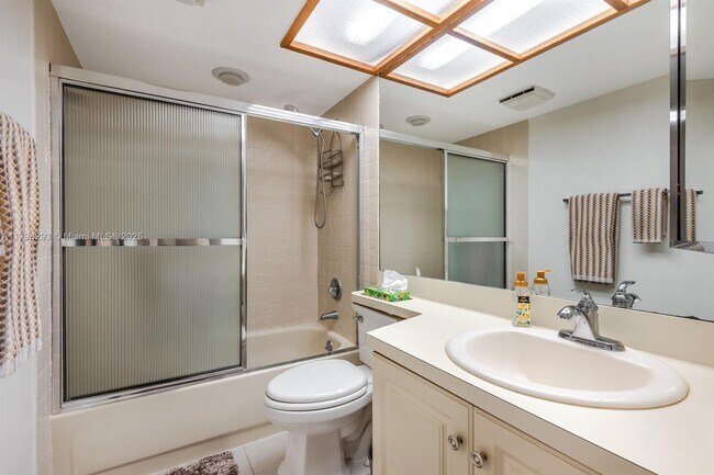 Building Photo - 6392 Aspen Glen Cir