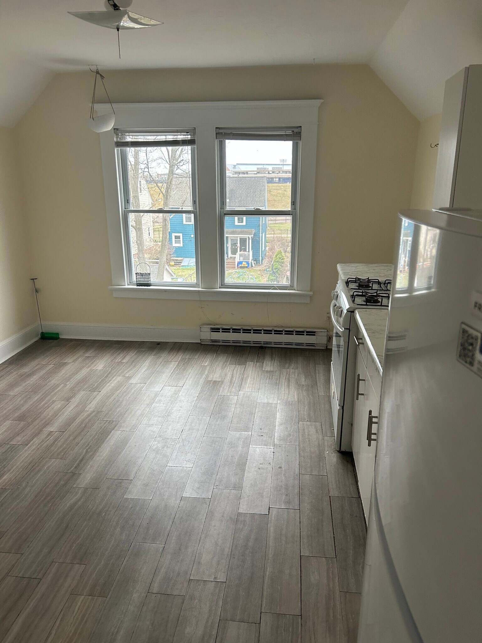 Building Photo - 24 Westwood Rd