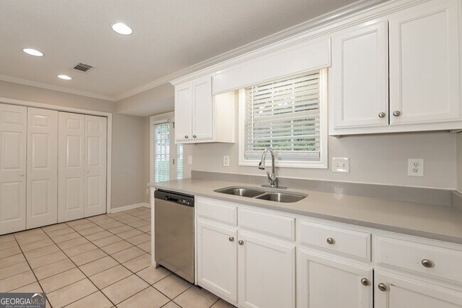 Building Photo - 422 Shoal Cir