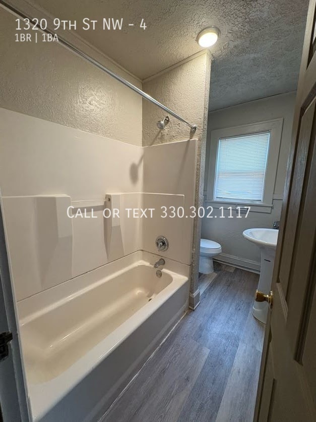 Building Photo - Large one bedroom apartment for rent with ...