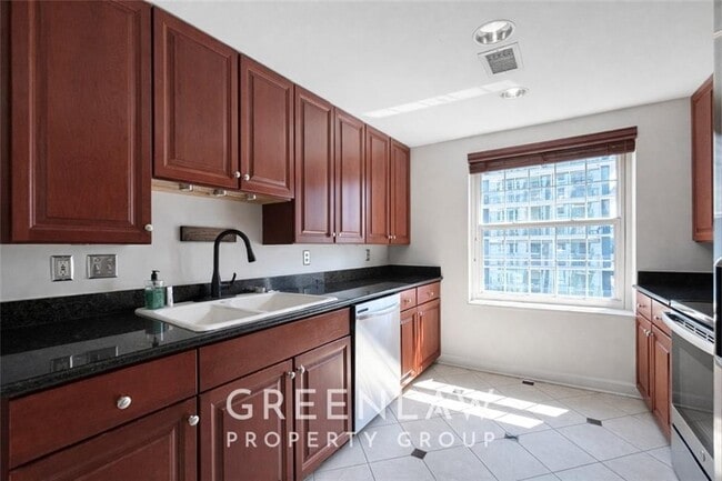 Building Photo - 195 14th St NE