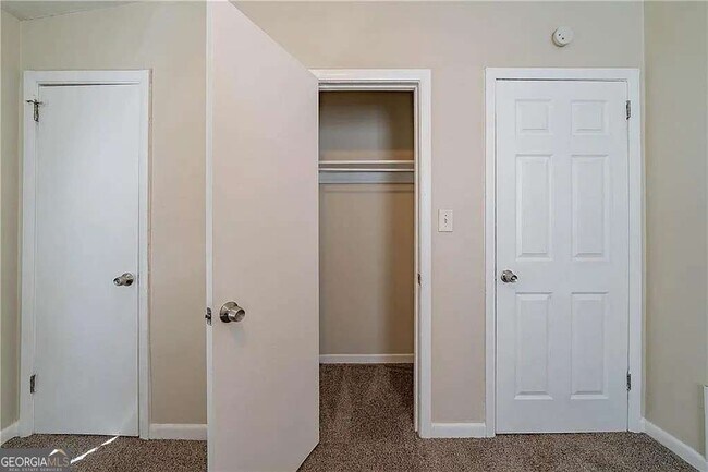 Building Photo - 16 Bromack Dr SE