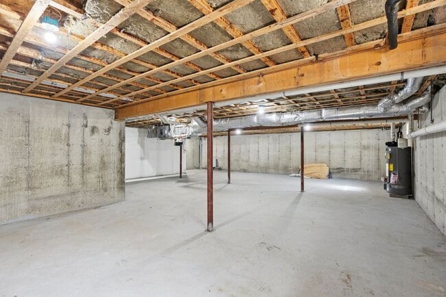 Building Photo - 16 Blacksmith Rd