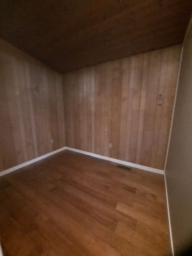 Building Photo - $1,700 - 2 Bedroom, 1.5 Bathroom Unfurnished House with Bonus Room in Sylva, Very Close to WCU