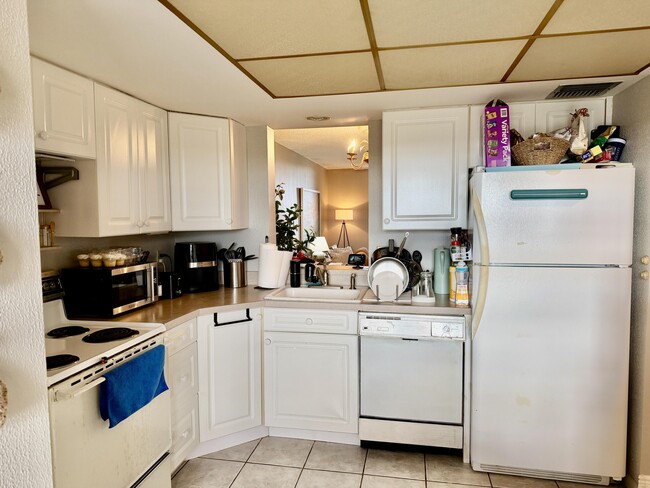 Building Photo - 14671 Bonaire Blvd