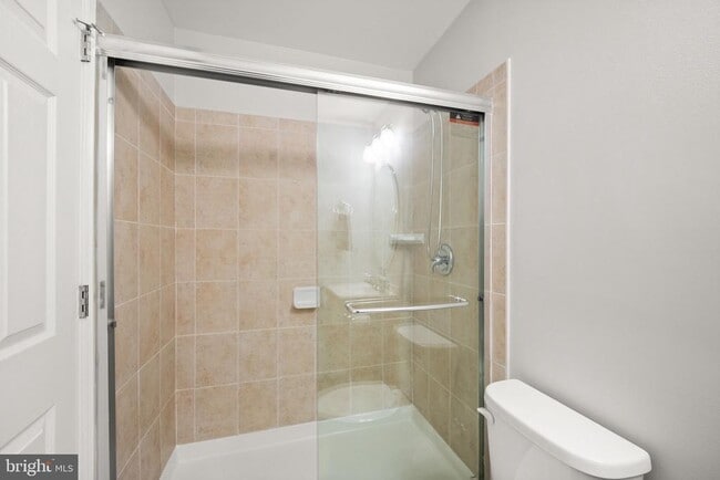 Building Photo - 1738 Beacon Ln